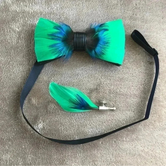 Kelly Green & Blue Luxury Leather Feather Bowtie and Lapel Pin Set Italy Formal - Picture 2 of 5